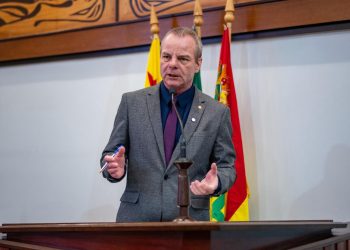 Aleac aprova projeto de Pedro Longo que garante alimentação para animais em situação de rua