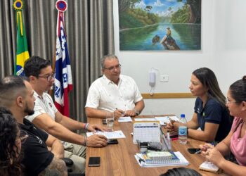 Prefeitura de Envira realiza reunião de alinhamento para fortalecer ações da assistência social