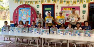 Escola Municipal Santa Rita recebe kits pedagógicos para alunos da Educação Infantil em Envira