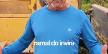 Essa é a cara do Deracre”, dispara vereador Eurico ao denunciar trator quebrado há uma semana no Ramal do Envira, em Feijó