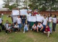 Estudantes recebem Alan Rick com cartazes de agradecimento em Santa Rosa do Purus