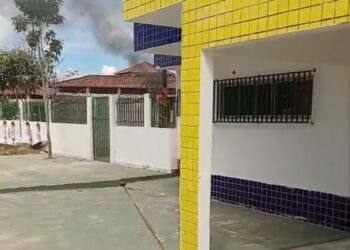 Princípio de incêndio em padrão de energia de creche assusta pais e funcionários em Tarauacá