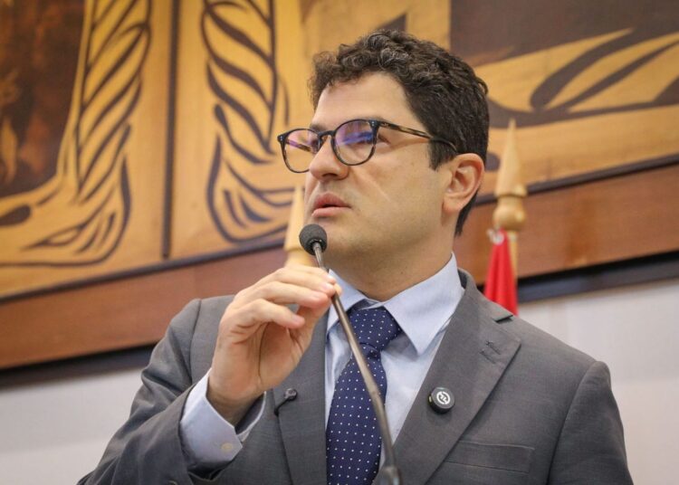 Eduardo Ribeiro cobra rigor na apuração sobre queda de ponte em Sena Madureira e pede fiscalização dos recursos públicos