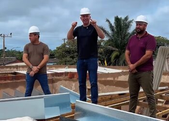 Gerlen Diniz vistoria obras da nova UBS de Sena: “um ganho enorme para a população”