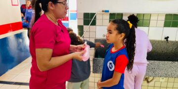 Saúde leva ações de prevenção e educação bucal à Escola Municipal Rita Maciel, em Envira