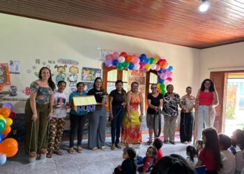 Exposição “Ecos da Infância” fortalece aprendizagem e aproxima famílias da Escola Municipal Canto da Alegria, de Envira