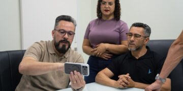 Alan Rick visita empresário Edson Oliveira e debate demandas do comércio de Rio Branco