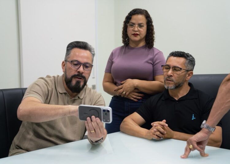 Alan Rick visita empresário Edson Oliveira e debate demandas do comércio de Rio Branco