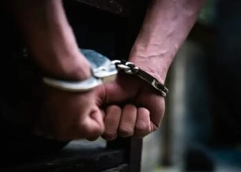 Filho é preso, mais uma vez, por ameaçar matar a própria mãe de 74 anos