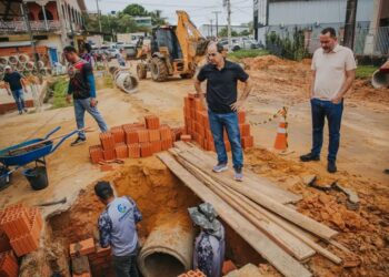 Prefeitura de Cruzeiro do Sul executa obra de reconstrução da Avenida Copacabana