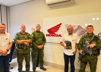 Gefron homenageia Grupo Star e Juruá Motocenter por parceria em capacitação operacional