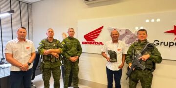 Gefron homenageia Grupo Star e Juruá Motocenter por parceria em capacitação operacional