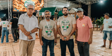 Petecão visita Feira do Produtor Rural e destaca força da agricultura familiar