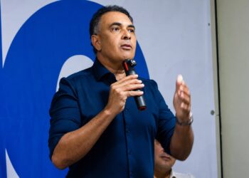 Com carta lida pela esposa, Jairo Cassiano renuncia candidatura para coordenar campanha de Alan Rick ao Governo do Acre