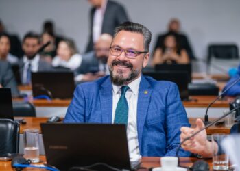 Senado aprova projeto de Alan Rick e transforma luta de dez anos contra a LAM em política nacional