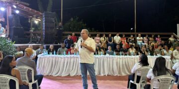 Uma noite para celebrar a educação: Envira comemora excelentes índices na educação e forma turma do Programa Brasil Alfabetizado
