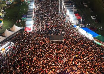 Festival do Açaí reúne cerca de 25 mil pessoas em Feijó com show de Barões da Pisadinha e escolha da Garota Açaí