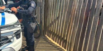 Mulher é resgatada pela Polícia Militar após relatar agressões e ameaças do companheiro em Tarauacá
