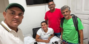 Professoras de Tarauacá recebem sexta-parte junto com salários e Sinteac comemora conquista da categoria