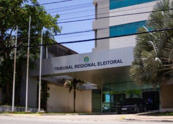 TRE esclarece: carros de aplicativo não podem ser adesivados com propaganda eleitoral