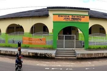 “Chega de desrespeito”: estudantes de escola estadual de Tarauacá anunciam greve por melhorias na merenda