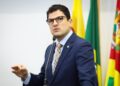 Eduardo Ribeiro cobra regularização de repasses à saúde e alerta para paralisação do transporte escolar