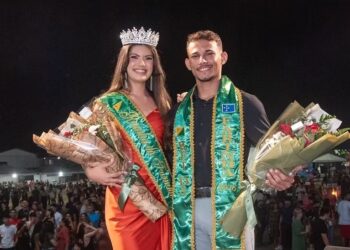Ricardo Caetano e Tácila Negreiros são eleitos Rei e Rainha do Festival da Farinha 2026 em Cruzeiro do Sul