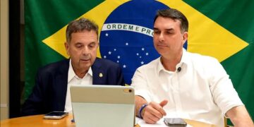 Flávio Bolsonaro anuncia apoio a Márcio Bittar e Mara Rocha ao Senado e deixa Gladson fora da lista no Acre