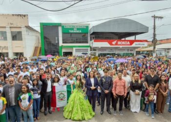 Tarauacá realiza Hora Cívica em celebração ao 7 de Setembro com presença de autoridades e estudantes