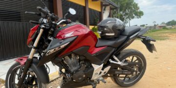 Oportunidade em Tarauacá: CB Twister com apenas 4 mil km rodados