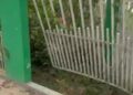 Jovem fica ferido após perder controle de moto e bater contra muro de escola em Tarauacá