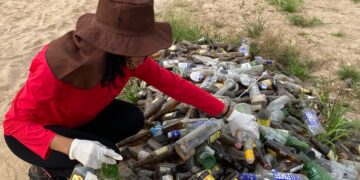 IFAC promove ação ambiental e realiza limpeza na Praia Central de Tarauacá