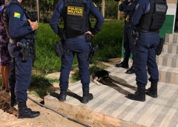 Jovem é agredido por dois homens encapuzados e armados com porretes em Tarauacá