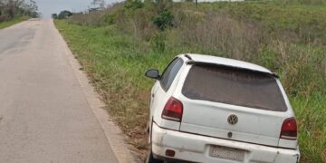 Homem furta carro, abandona veículo após pane e é preso a pé na BR-364, em Sena Madureira