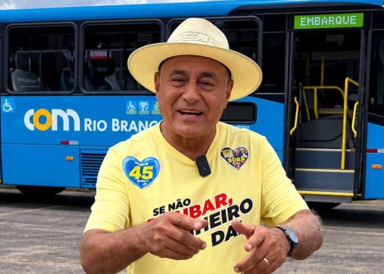 Bocalom apresenta novos ônibus de Rio Branco e afirma: “Eu disse que ia dar certo”
