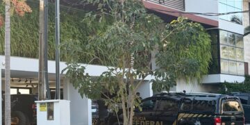 Gladson Camelí é alvo de nova operação da Polícia Federal em Rio Branco