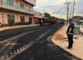 Prefeitura de Tarauacá dá continuidade à pavimentação asfáltica da Rua Antônio Pinto