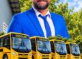 Prefeito Railson Ferreira anuncia chegada de quatro novos ônibus para transporte escolar em Feijó