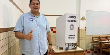 Júnior Feitosa vota em Tarauacá e diz estar confiante no resultado das eleições