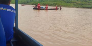 Homem de 28 anos desaparece após cair no Rio Tarauacá, na divisa entre Acre e Amazonas