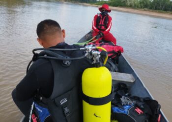 Bombeiros continuam buscas por jovem desaparecido no Rio Tarauacá, na divisa entre Acre e Amazonas