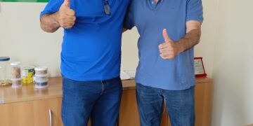 Arife Eleamen cobra IML, centro de hemodiálise e retorno das cirurgias em Tarauacá durante reunião com secretário de Saúde
