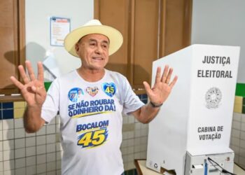 Tião Bocalom vota na Baixada da Sobral e aposta em vitória no primeiro turno