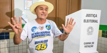 Tião Bocalom vota na Baixada da Sobral e aposta em vitória no primeiro turno