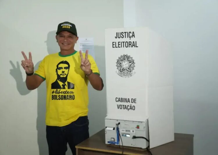 Ao votar no Acre, Bittar diz que Bolsonaro “acertou mais uma vez” ao escolher Flávio