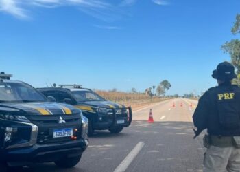 PRF reforça fiscalização nas rodovias do Acre durante feriadão de Finados; operação começa nesta sexta