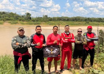 Bombeiros de Feijó e Tarauacá reforçam buscas por idoso no Rio Juruá