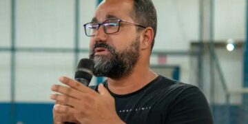 Prefeito de Feijó admite deixar Republicanos e confirma diálogo com outros partidos