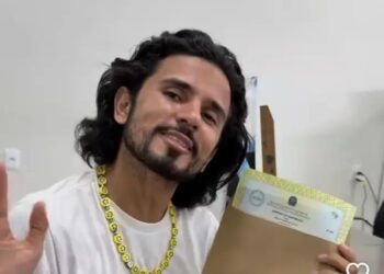 Influenciador acreano oficializa mudança de nome em cartório de Tarauacá