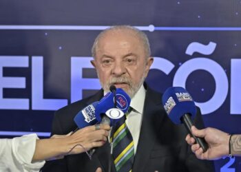 Lula é reeleito presidente do Brasil para quarto mandato após vitória sobre Flávio Bolsonaro